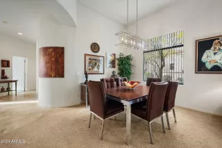 Photo #5: 6789651 Listing