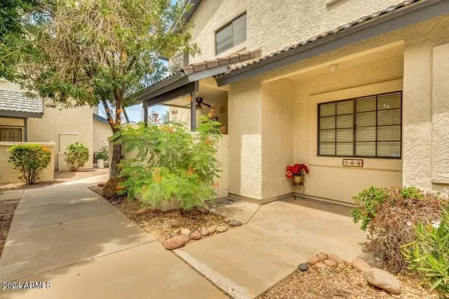 MLS: 6789763 Condo For Sale