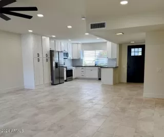 Photo #6: 6790282 Listing