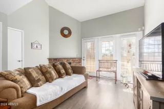 Photo #2: 6790473 Listing