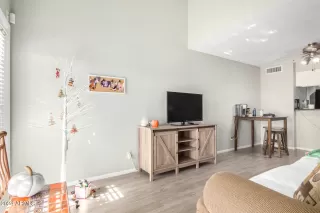 Photo #3: 6790473 Listing