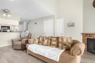 Photo #4: 6790473 Listing