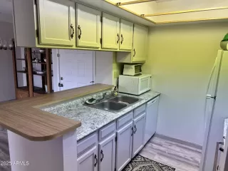 Photo #3: 6790997 Listing 