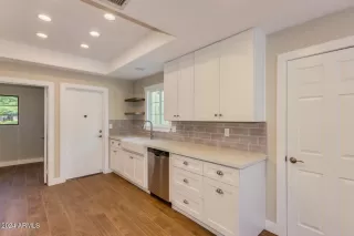 Photo #4: 6791001 Listing