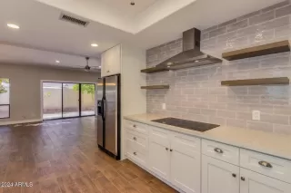 Photo #5: 6791001 Listing