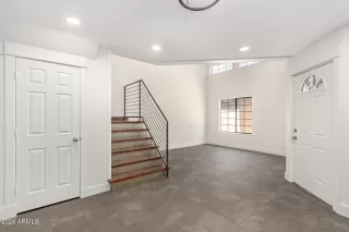 Photo #5: 6791102 Listing