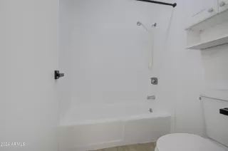 Photo #6: 6791396 Listing