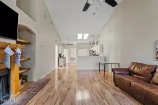 Photo #2: 6791402 Listing