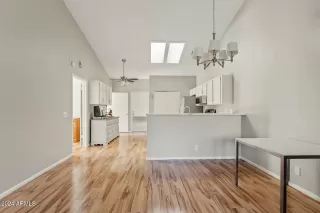 Photo #6: 6791402 Listing