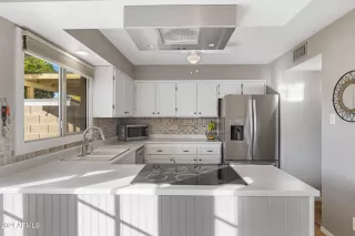 Photo #6: 6791429 Listing