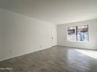 Photo #4: 6791514 Listing