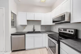 Photo #4: 6791528 Listing