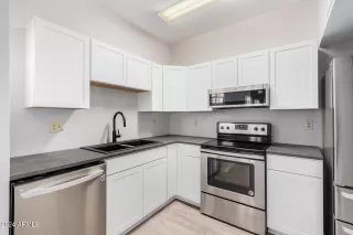 Photo #5: 6791528 Listing