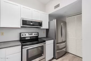 Photo #6: 6791528 Listing