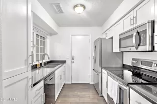 Photo #2: 6791542 Listing