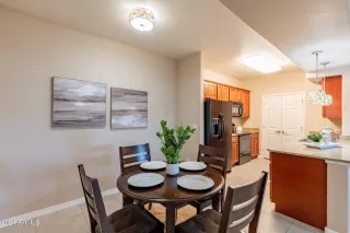 Photo #5: 6791704 Listing