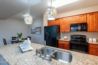 Photo #6: 6791704 Listing