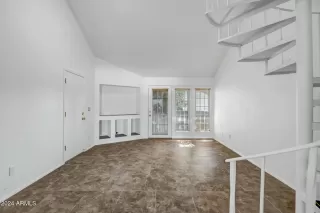 Photo #4: 6791717 Listing