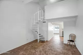 Photo #5: 6791717 Listing