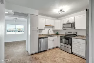 Photo #6: 6791717 Listing