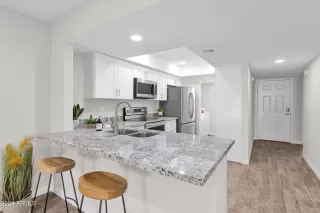 Photo #4: 6791999 Listing