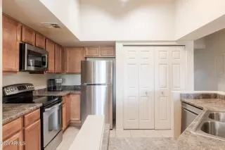 Photo #5: 6792117 Listing