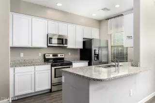 Photo #4: 6792128 Listing