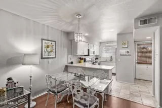 Photo #6: 6792333 Listing