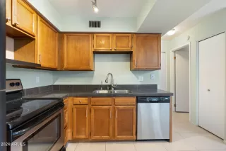 Photo #6: 6793120 Listing