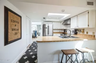 Photo #4: 6793185 Listing