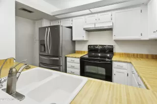 Photo #1: 6793338 Listing 