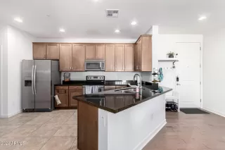 Photo #5: 6793779 Listing