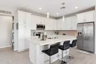 Photo #1: 6794153 Listing 