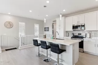 Photo #2: 6794153 Listing 