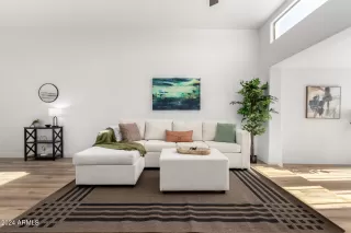 Photo #5: 6794442 Listing