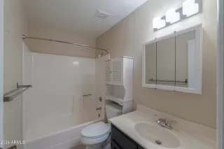 Photo #6: 6794830 Listing 