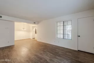 Photo #6: 6794993 Listing