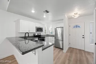 Photo #4: 6795503 Listing 