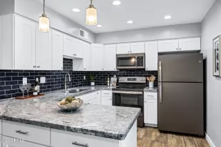 Photo #3: 6795754 Listing