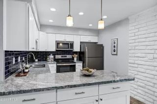 Photo #5: 6795754 Listing