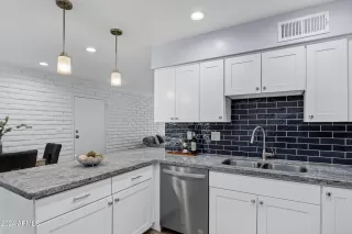 Photo #6: 6795754 Listing