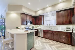 Photo #3: 6795949 Listing