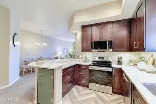 Photo #6: 6795949 Listing