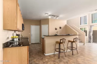 Photo #6: 6796153 Listing