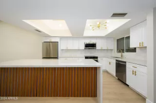 Photo #4: 6796314 Listing