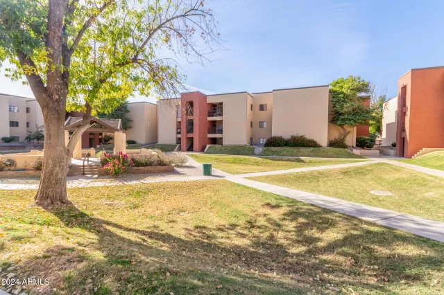 MLS: 6796400 Condo For Sale