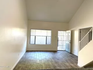 Photo #6: 6796501 Listing