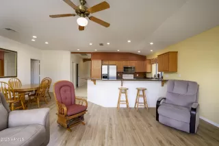 Photo #5: 6797623 Listing 