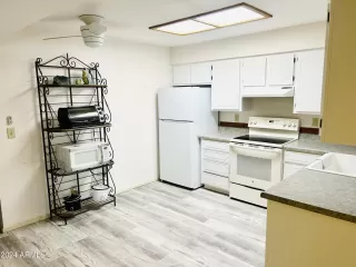 Photo #4: 6797882 Listing