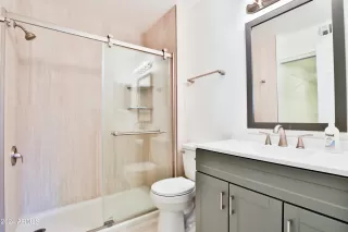 Photo #4: 6797885 Listing